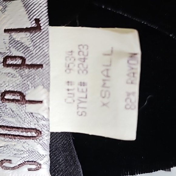 Tru Supply velvet pant suit vintage. Black w/ purple floral small. - Picture 12 of 13